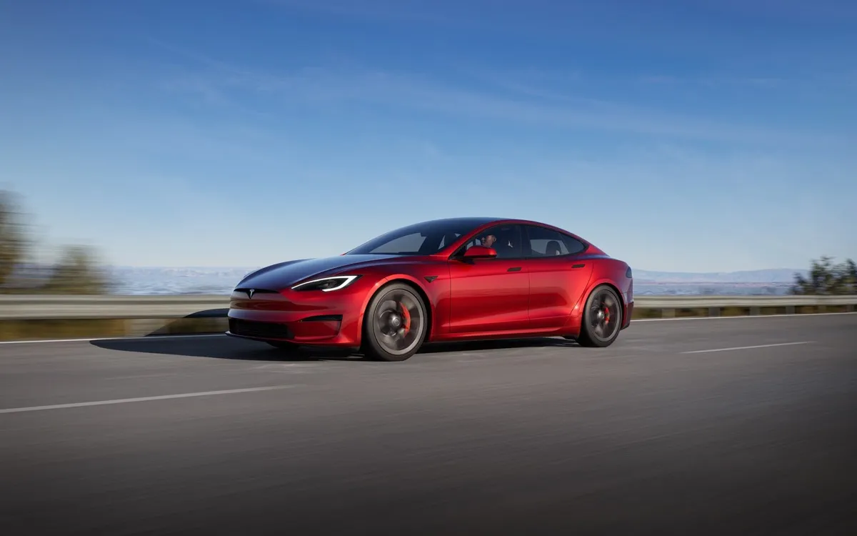 Tesla Huoltokeskukset